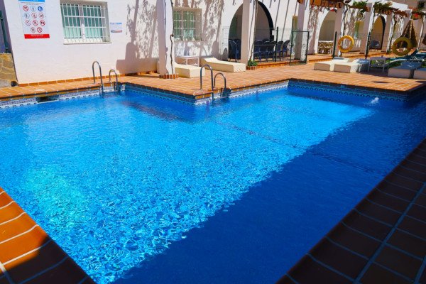 Vista de la piscina del hotel